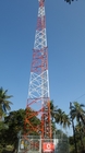Menara Baja Telekomunikasi 33KV Sudut Berkaki Tiga Dengan Antena &amp; Braket Mw