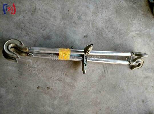 kualitas  Heavy Duty Dual Hook Steel Turnbuckle for Precise Tensioning with 5-100KN Rated Load on Transmission Tower Guy Wires pabrik