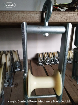 Nylon Roller Kabel Udara Konduktor Stringing Blok 5 KN Frame Galvanized