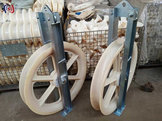 30-150KG Kapasitas 660 Seri Stringing Block Dengan Beban Nominasi 20-60KN