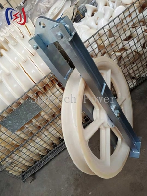 30-150KG Kapasitas 660 Seri Stringing Block Dengan Beban Nominasi 20-60KN