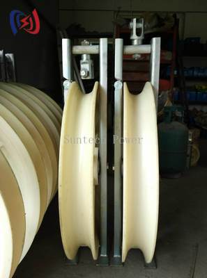 Blok Penarik Konduktor Seri 822 Tugas Berat dengan Radius Tekuk R570 dan Ukuran Garis Luar 760x120x480mm