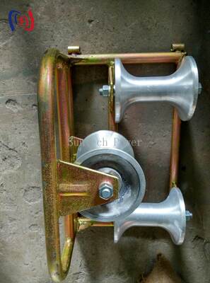 Professional Corner Ground Roller Tri-Sheave untuk Perlindungan 90 Degree Bend dengan Desain Kargo Nomor 10KN dan Tahan Korosi