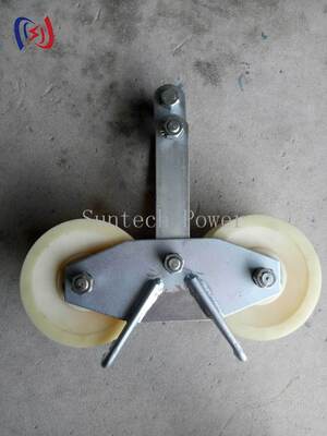 Blok Stringing Sheave Tandem Profesional untuk pemasangan simultan beberapa konduktor dengan beban nominal 25KN dan sheave yang dirancang presisi