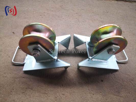 SH130S 10KN Galvanized Pithead Cable Roller Pulley dengan konfigurasi Triangle Sheave untuk menarik kabel bawah tanah
