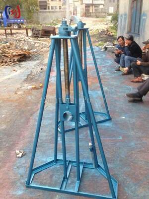 Heavy Duty Simple Reel Stand dengan muatan nominal 10-50KN dan 450-1300mm Height Adjustment untuk Reels Kabel