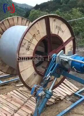 Dudukan Gulungan Konduktor Hidrolik dengan Berat Gulungan Maksimum 5000-7000kg dan Kecepatan Maksimum 45rpm untuk Pemasangan Saluran Udara