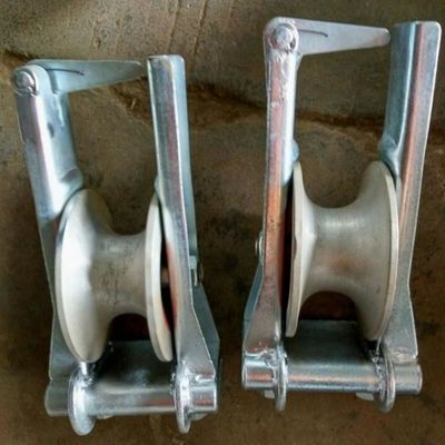 SHCN-2 Cross Arm Mounted Blok Merangkai Konduktor Katrol Duduk Ke Langit