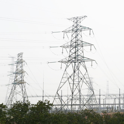 4 Menara Transmisi Kisi Malaikat Baja Galvanis 330kv Berkaki
