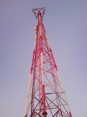 Menara Baja Telekomunikasi Tubular ISO 1461 ASTM A123 HDG