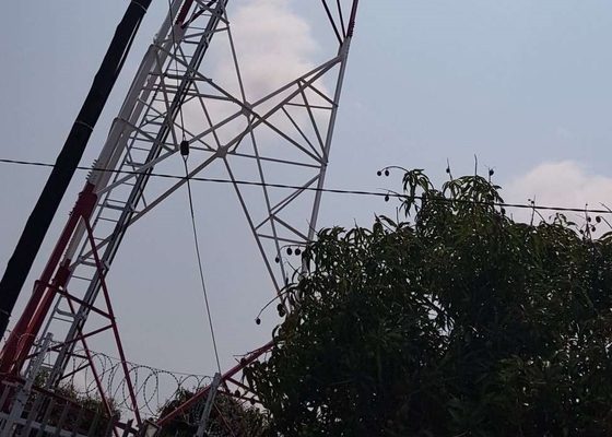 Gsm Telekomunikasi Lattice Tower Steel Q235B Listrik Mandiri