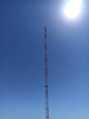 Menara Baja Telekomunikasi Guyed Mast Lattice Dengan Galvanis 72m 92m