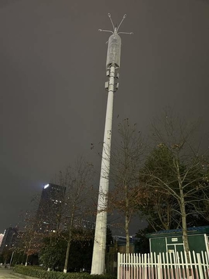 Q345 Tiang Menara Tiang Baja Galvanis Dengan Braket