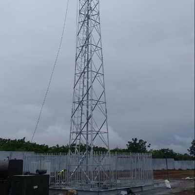 Menara Baja Telekomunikasi Dengan Aksesoris Terkait Hot Dip Galvanis