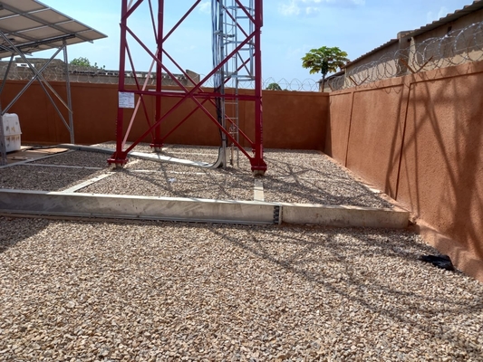 Q235 Hot Dip Galvanized Steel Tower Untuk Telekomunikasi RDU RDS