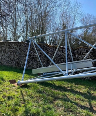 50m Hot Dip Galvanized Steel Angle Tubular Tower Dengan Bracket Fall Arrest